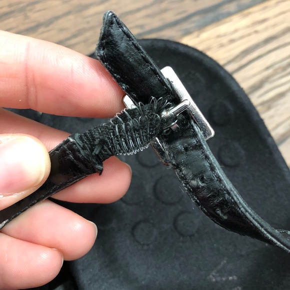 Vionic Black Sandals- size 8- used - Picture 4 of 5